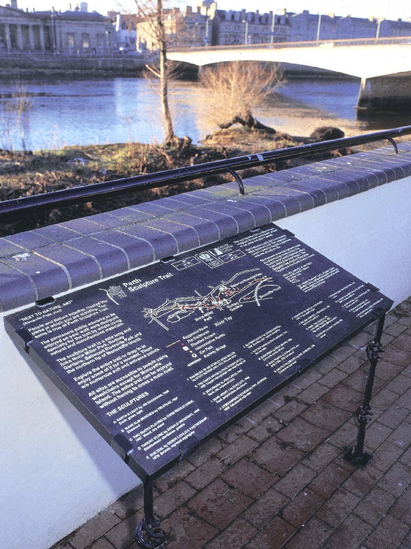 4ft x 2ft bronze, Perth