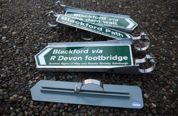 Footpath Signs in Aluminium with 2 types of mountings